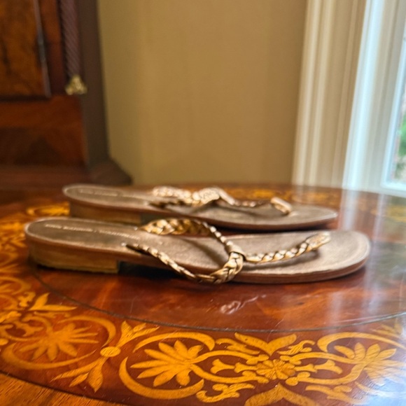 NWOT Cris Barros Wardrobe Gold Leather Braided T strap Sandals Size 8 MSRP $165 - Picture 5 of 8
